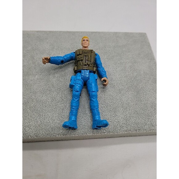 G.I JOE 4” ACTION FIGURE TOY  BLOND HAIR BLUE CLOTHES AND BROWN VEST - Picture 13 of 16